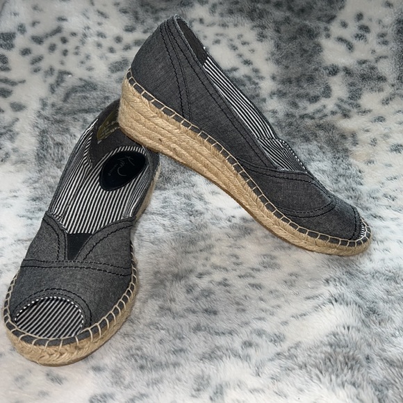 Kim Rogers Lyna Open Toe Wedges - Picture 1 of 4